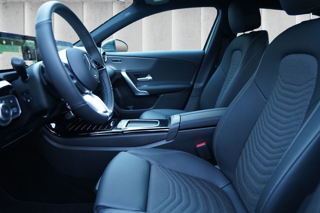 Mercedes-Benz A 180 2024