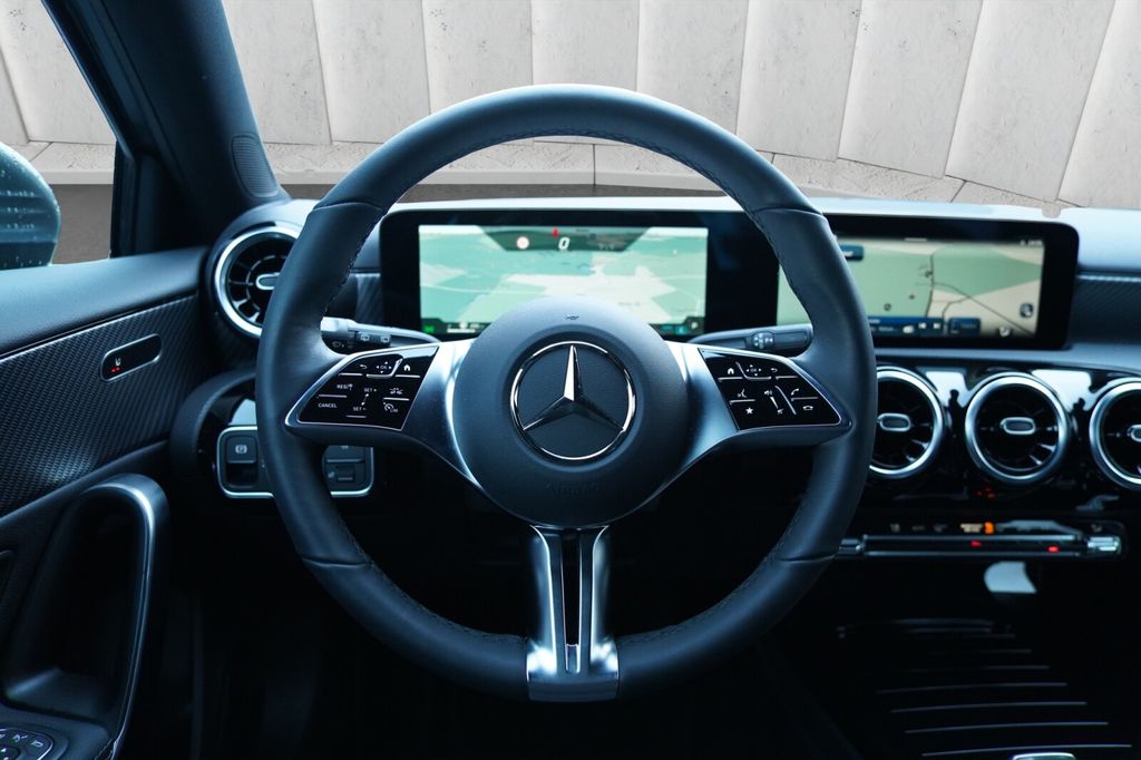 Mercedes-Benz A 180 2024