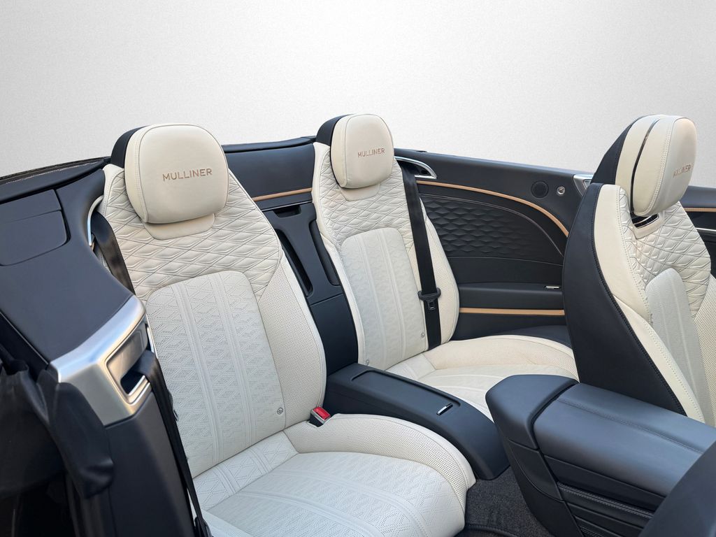 Bentley Continental GTC 2024