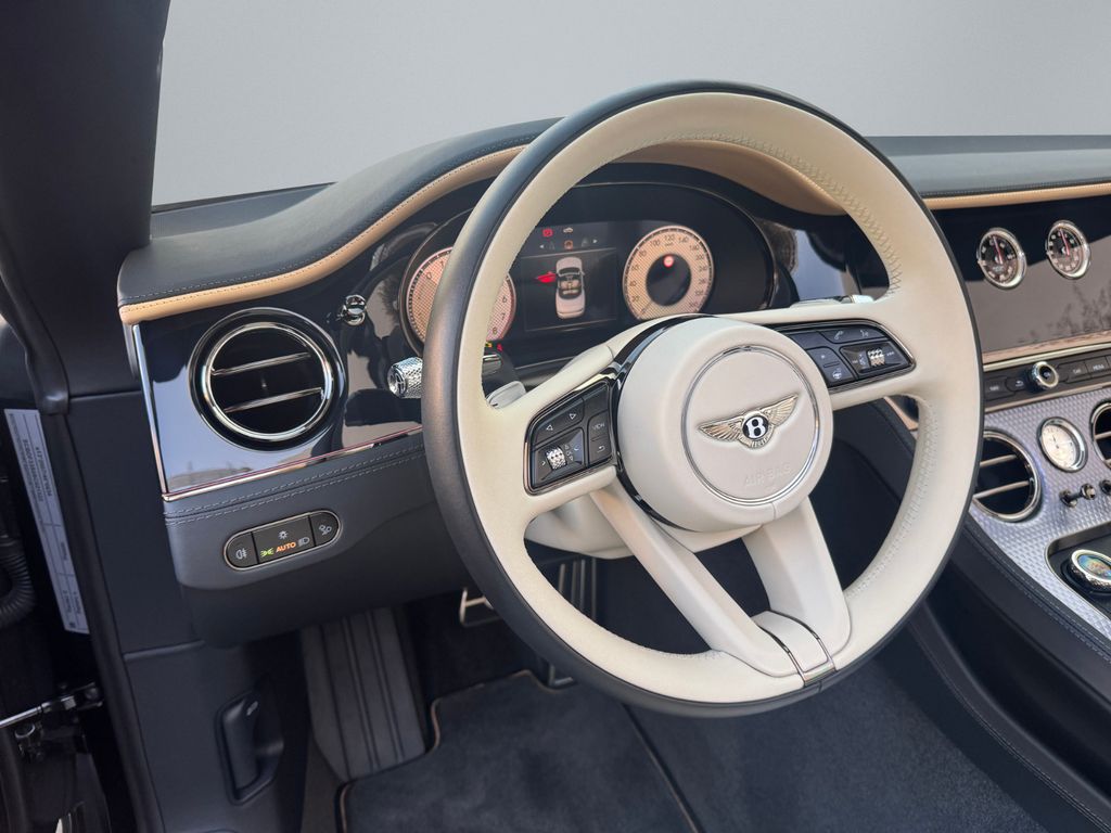 Bentley Continental GTC 2024