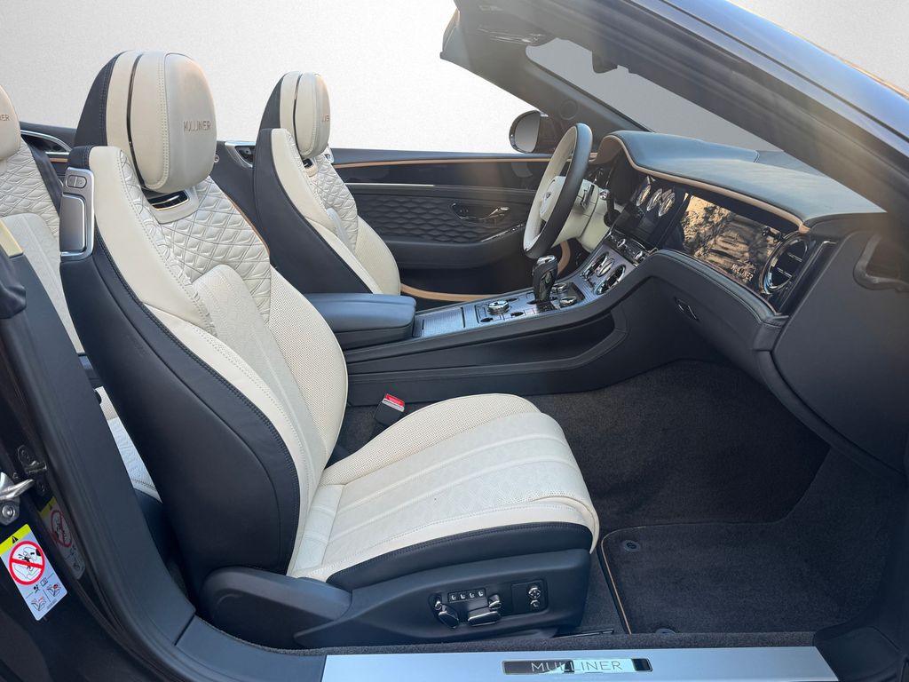 Bentley Continental GTC 2024