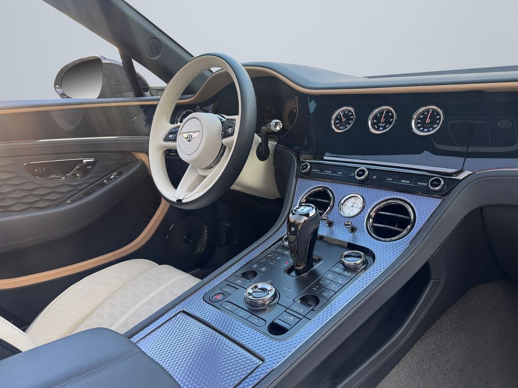 Bentley Continental GTC 2024