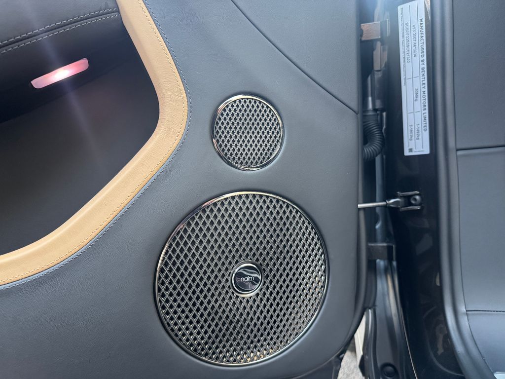 Bentley Continental GTC 2024