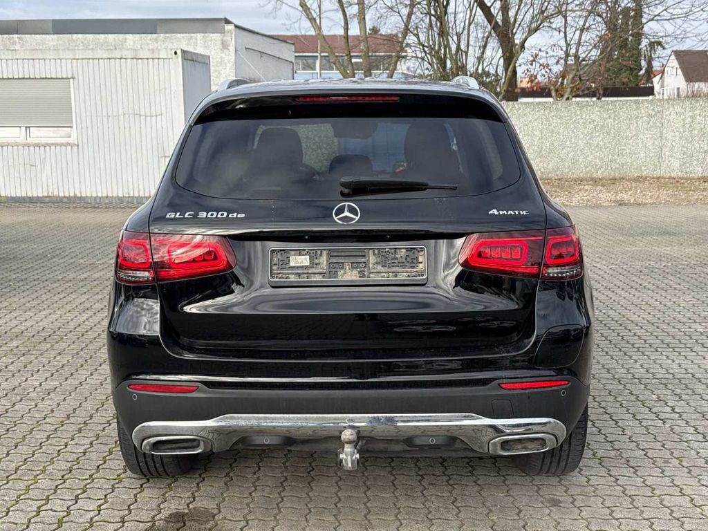 Mercedes-Benz GLC 300 2021
