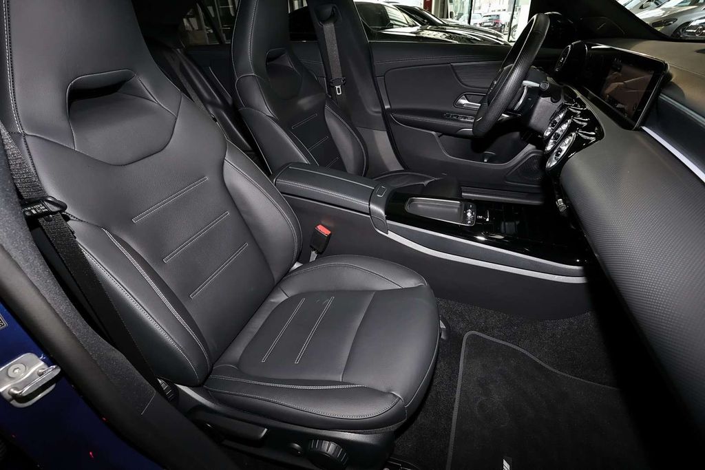 Mercedes-Benz CLA 200 2024