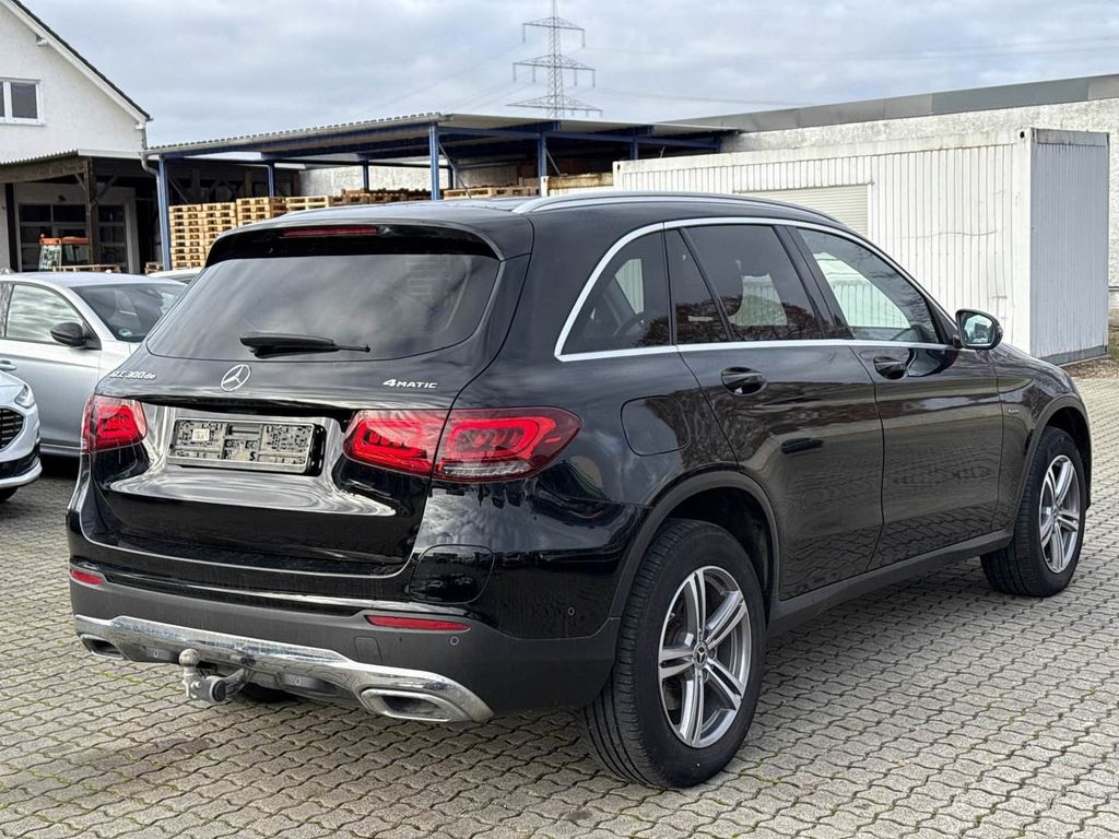 Mercedes-Benz GLC 300 2021