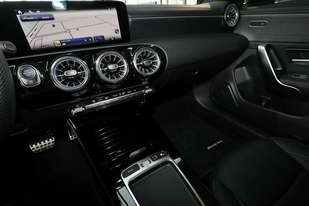 Mercedes-Benz CLA 200 2024