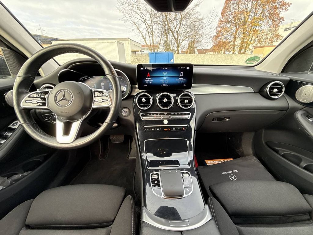 Mercedes-Benz GLC 300 2021