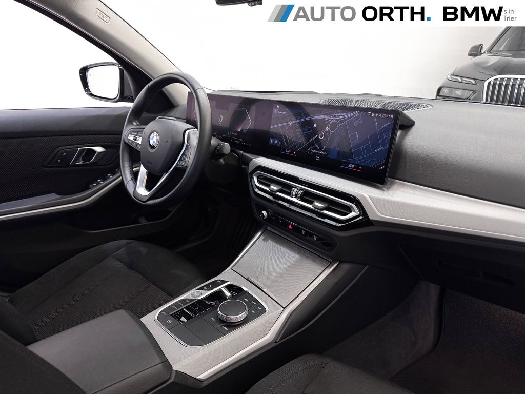BMW 318 2022