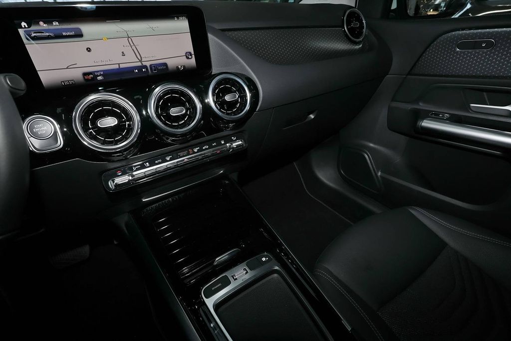 Mercedes-Benz B 250 2024