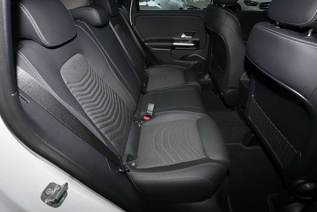 Mercedes-Benz B 250 2024