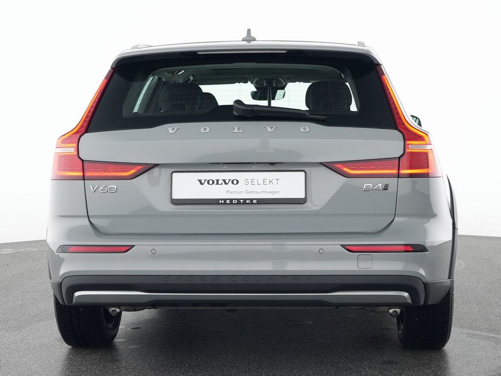 Volvo V60 Cross Country 2023