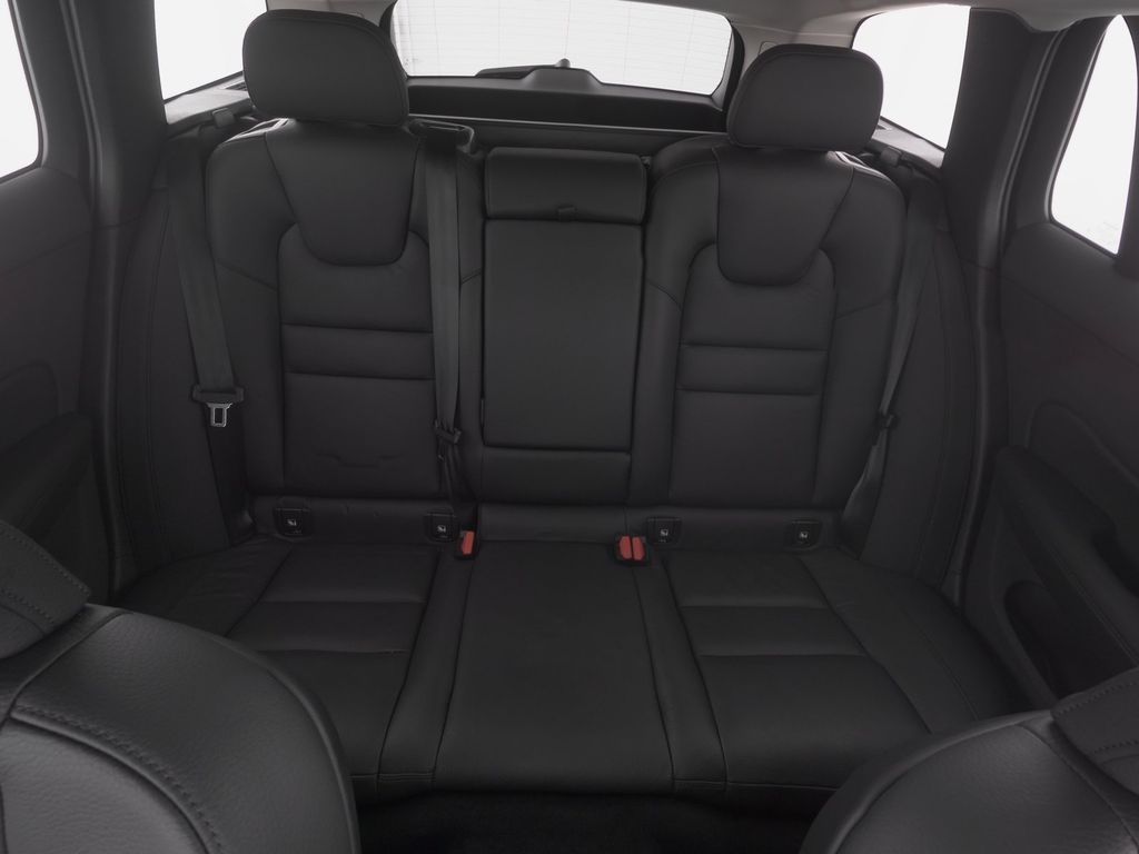 Volvo V60 Cross Country 2023