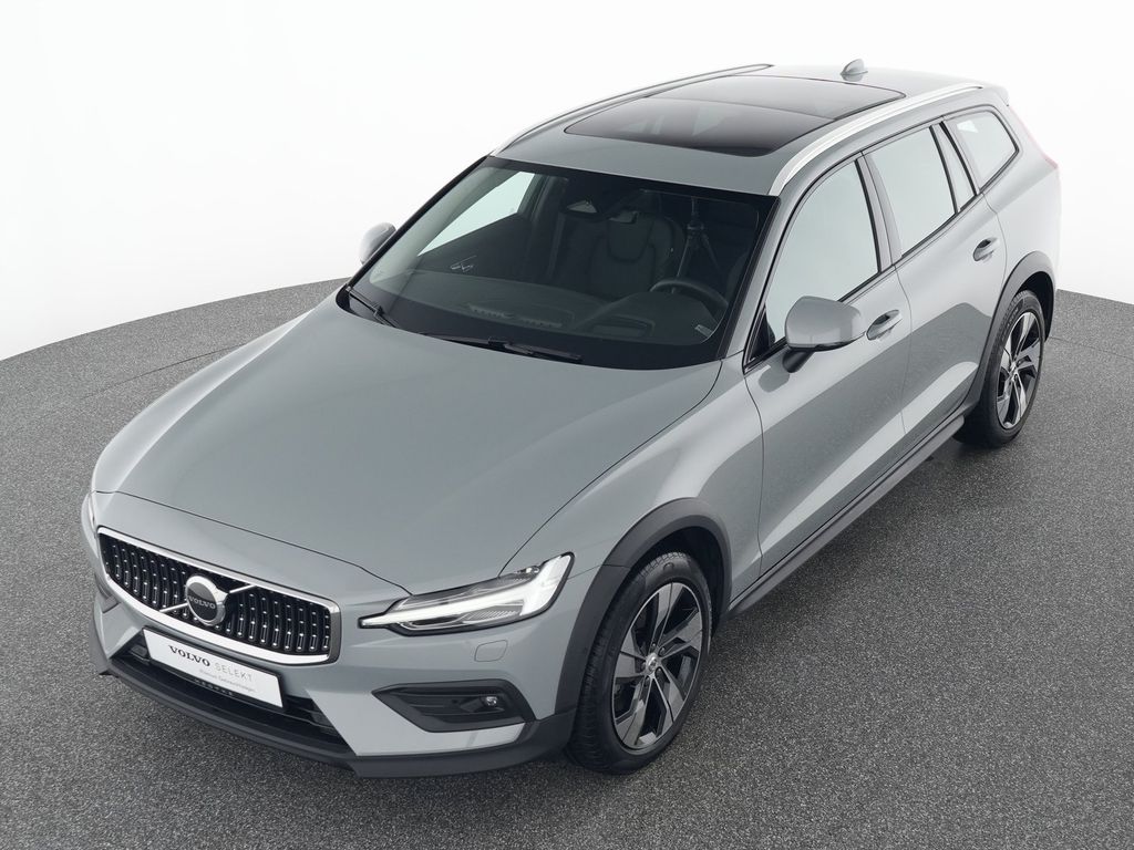 Volvo V60 Cross Country 2023