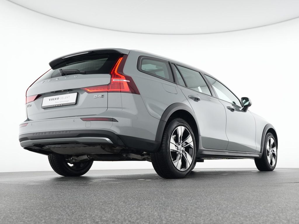 Volvo V60 Cross Country 2023