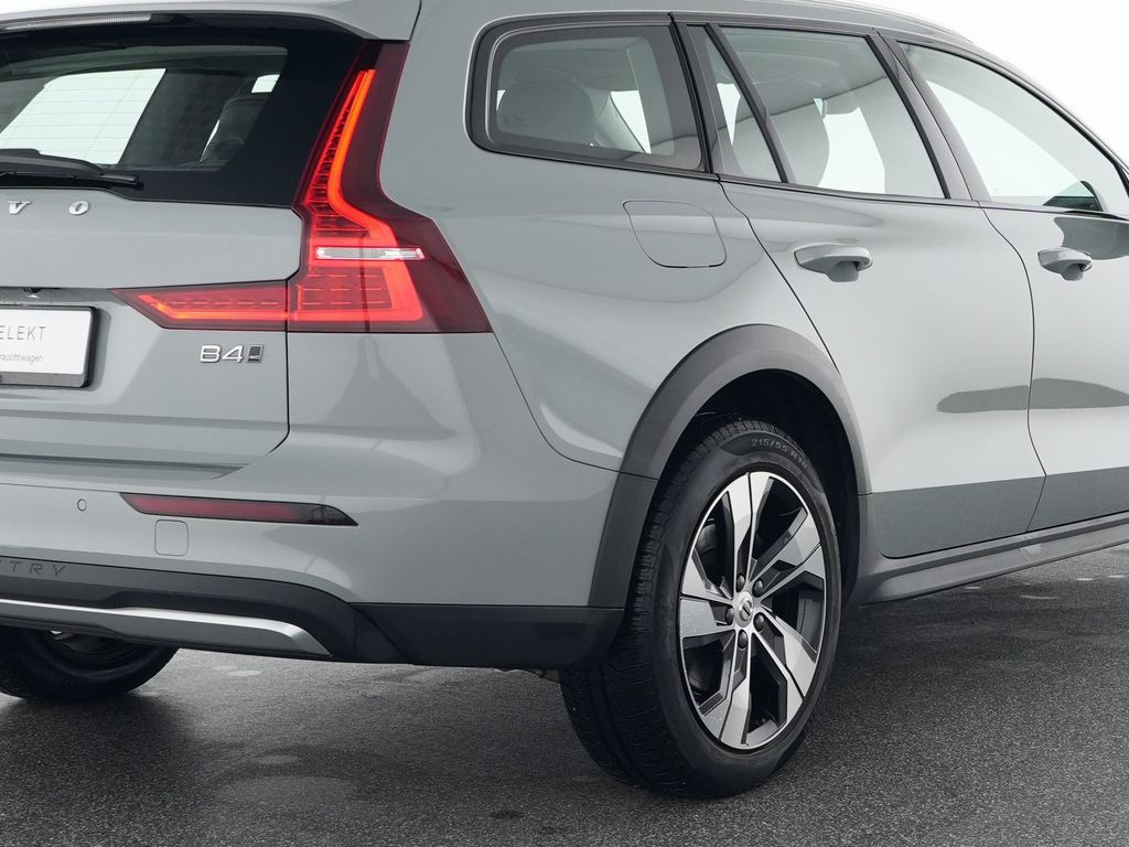 Volvo V60 Cross Country 2023