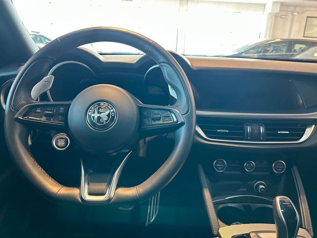 Alfa Romeo Stelvio 2024