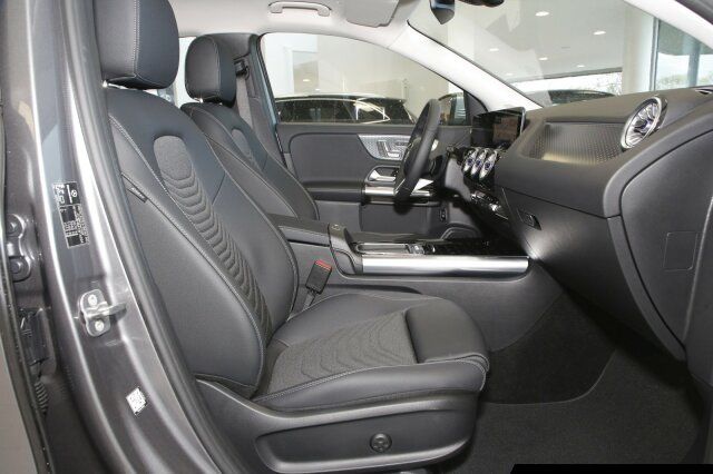 Mercedes-Benz GLA 200 2025