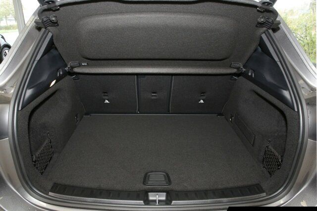 Mercedes-Benz GLA 200 2025