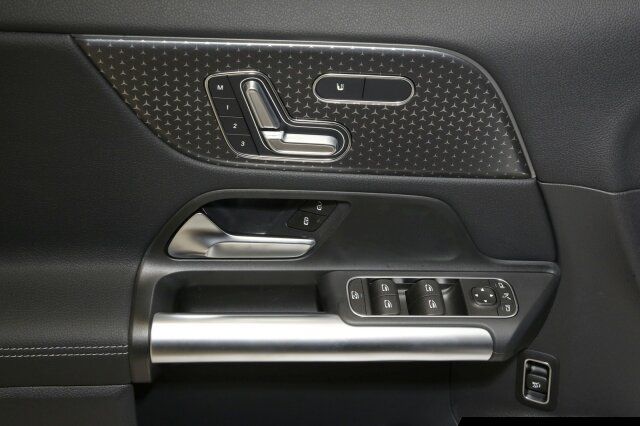 Mercedes-Benz GLA 200 2025