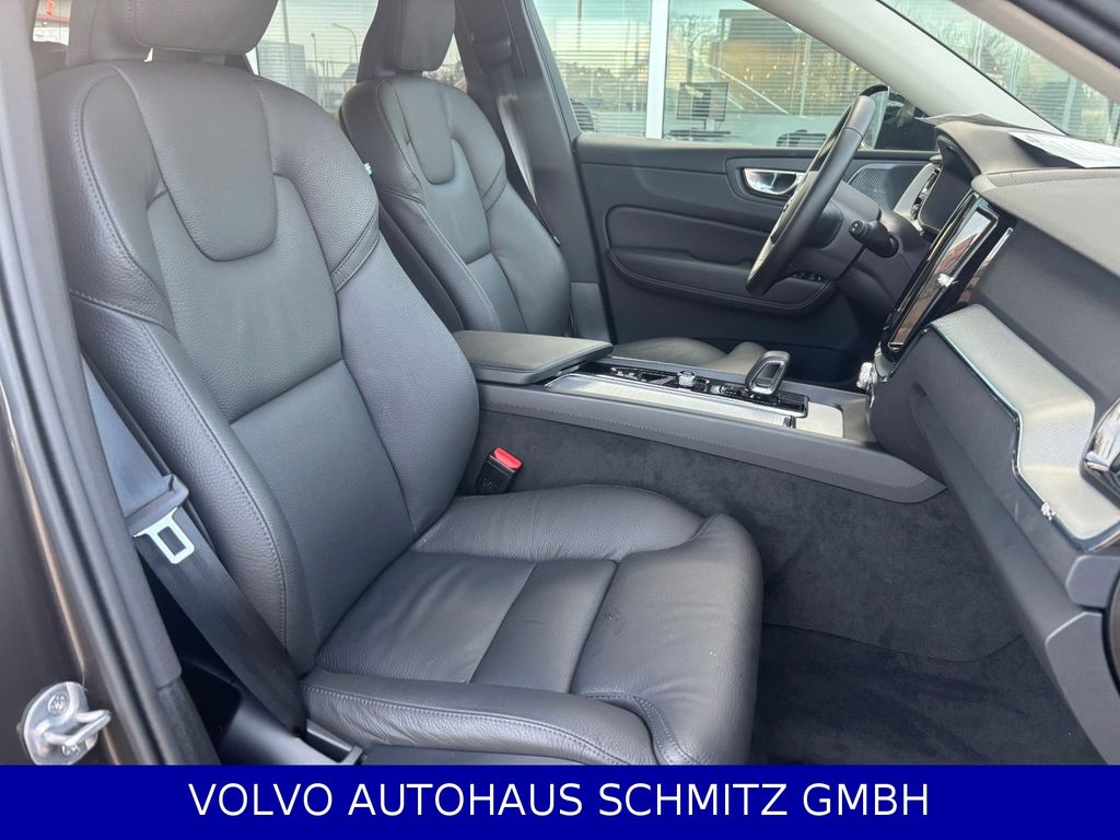 Volvo XC60 2025