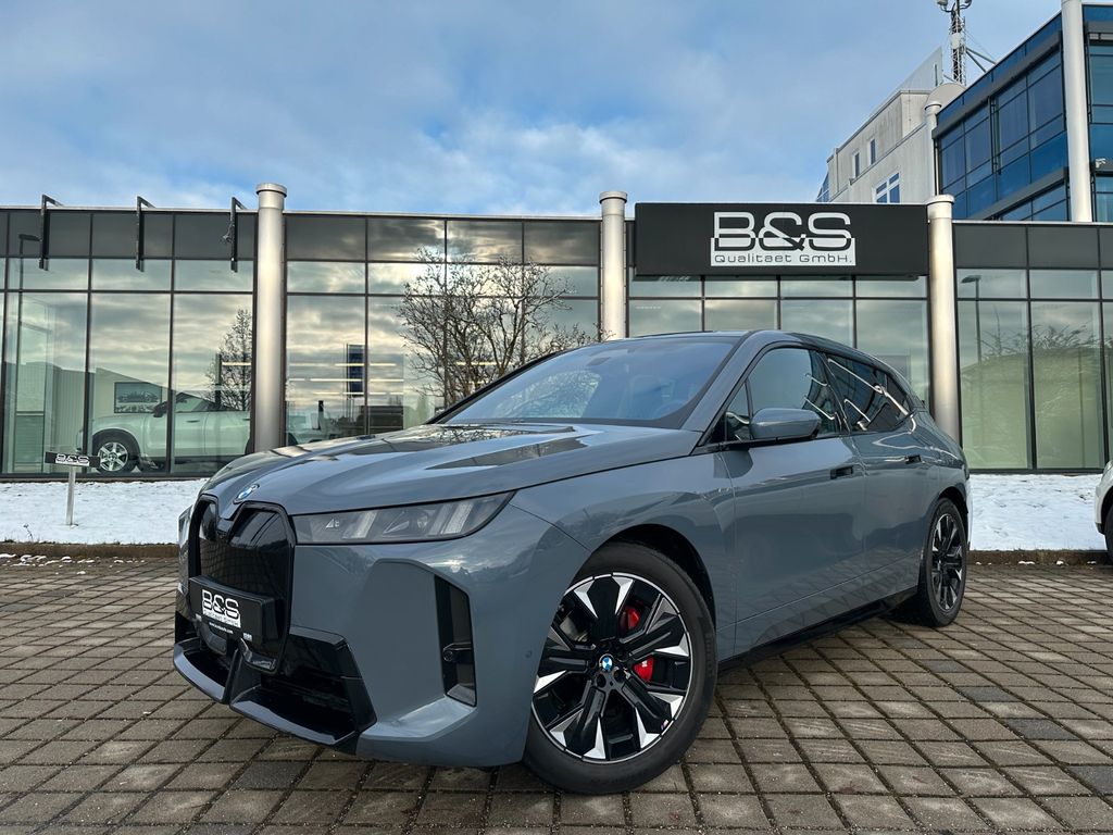BMW iX 2025