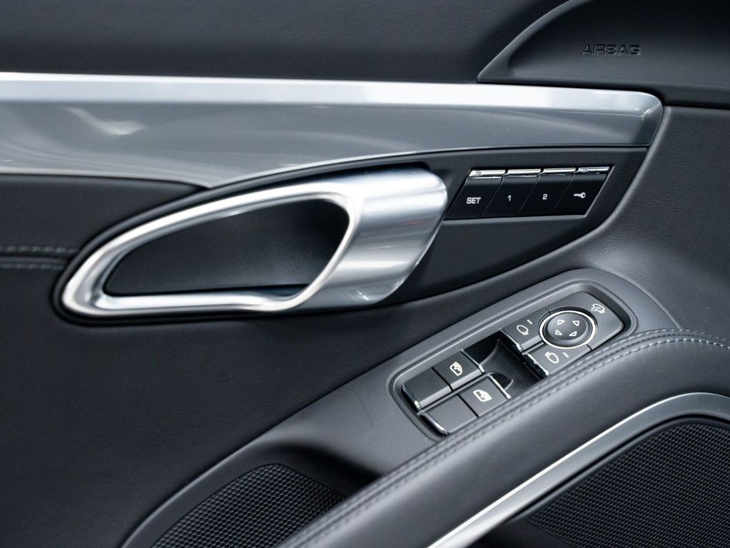 Porsche Boxster 2024