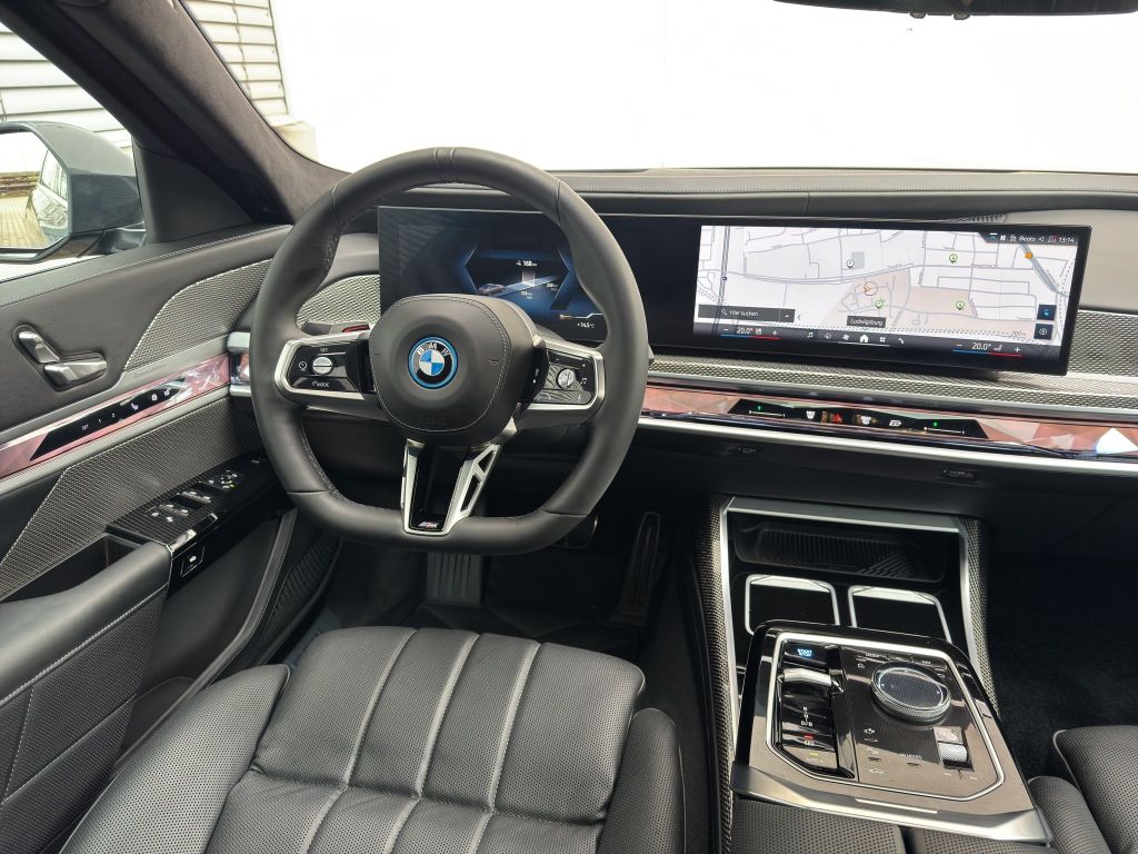 BMW i7 2024