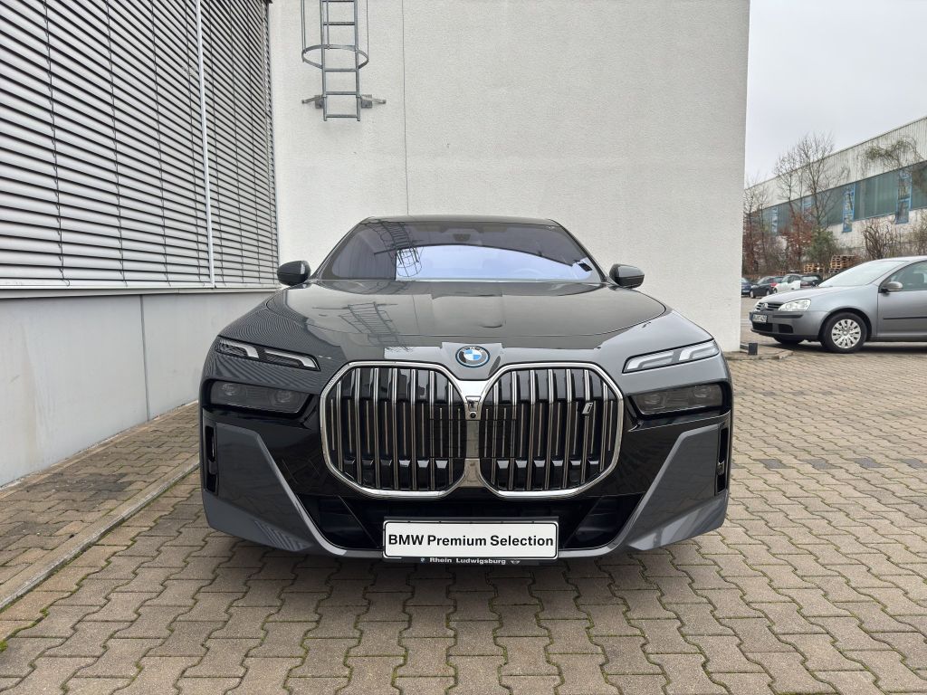 BMW i7 2024