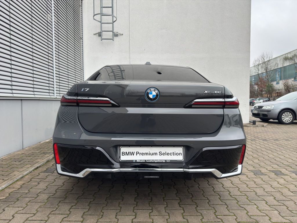 BMW i7 2024