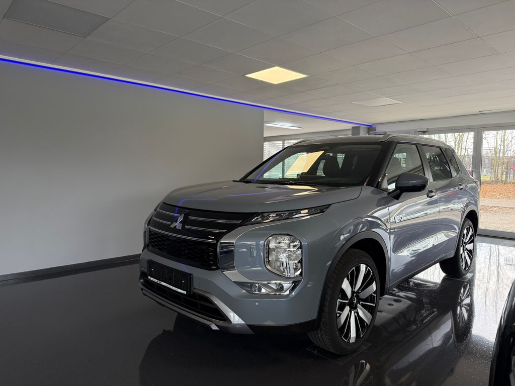 Mitsubishi Plug-in Hybrid Outlander 2025