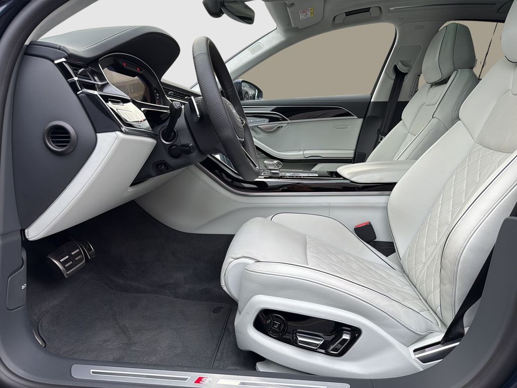 Audi S8 2023