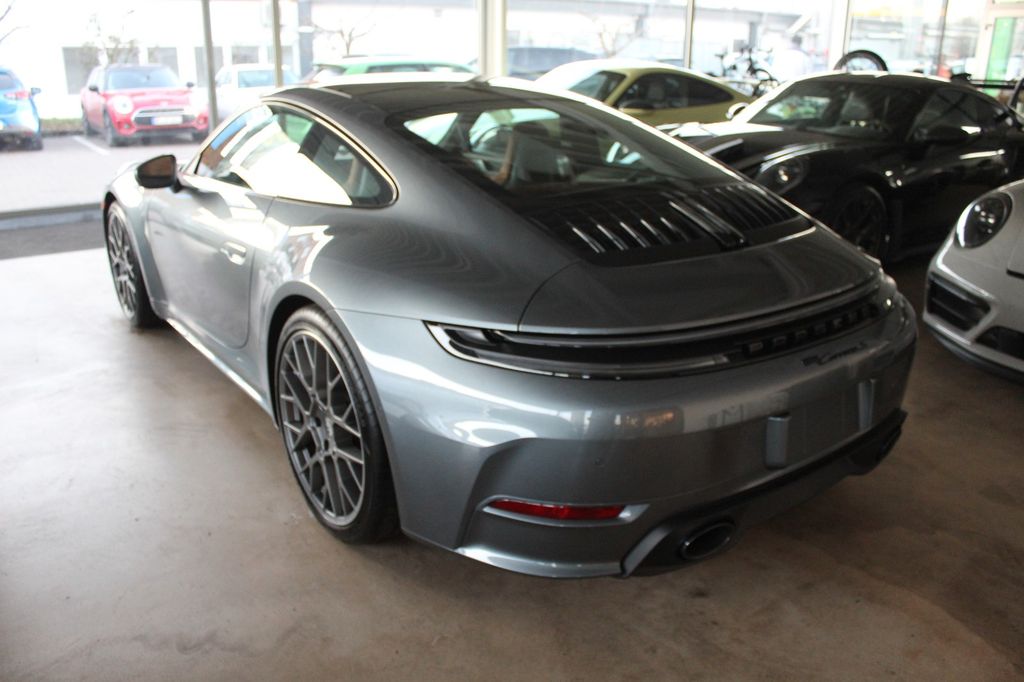 Porsche 992 2025