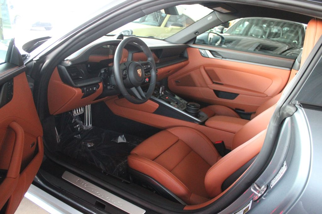 Porsche 992 2025