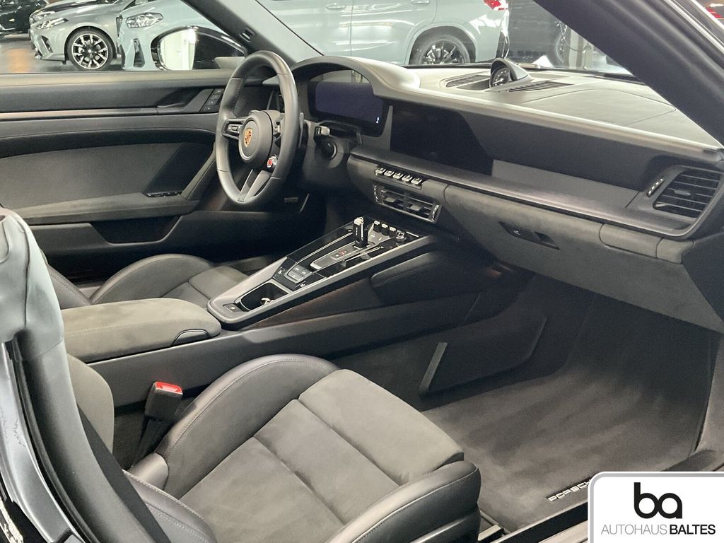 Porsche 992 2025