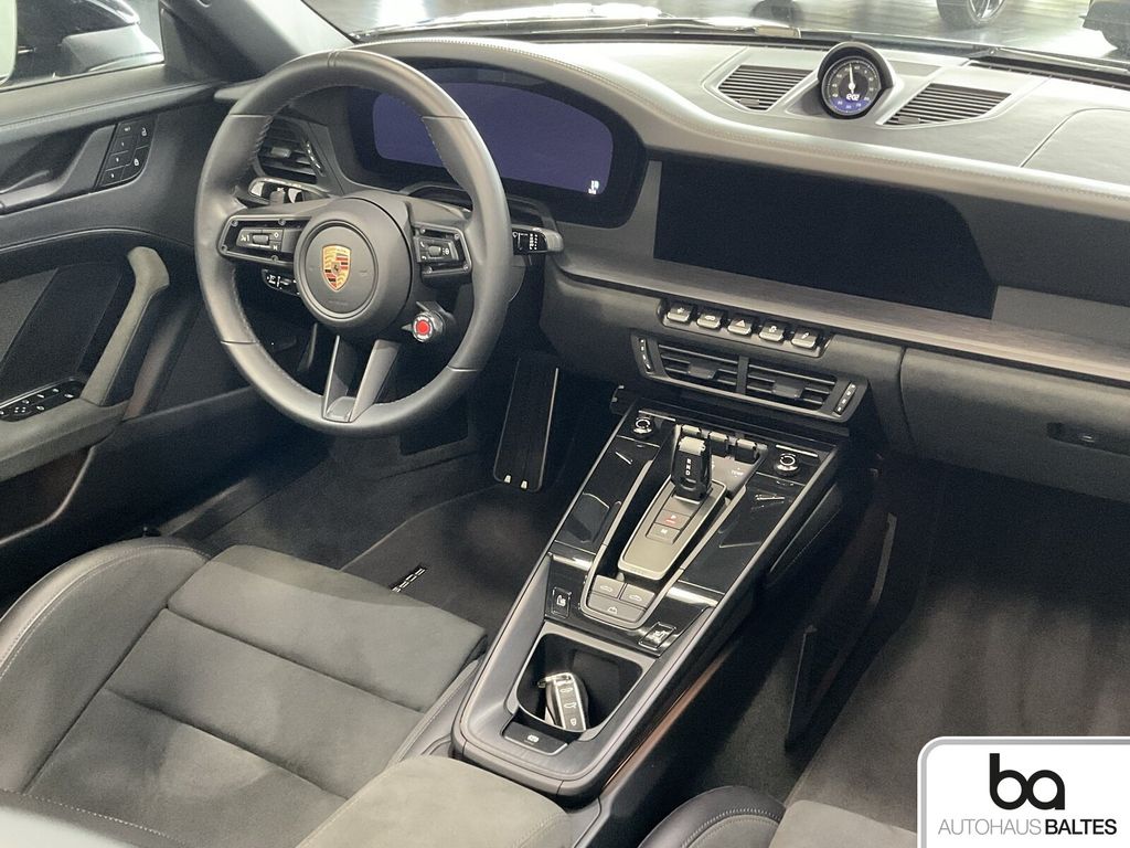 Porsche 992 2025
