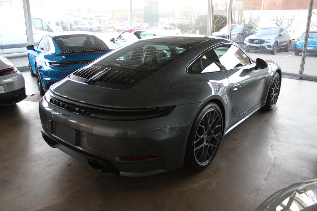 Porsche 992 2025