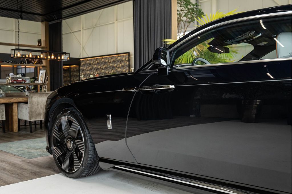 Rolls-Royce Spectre 2024