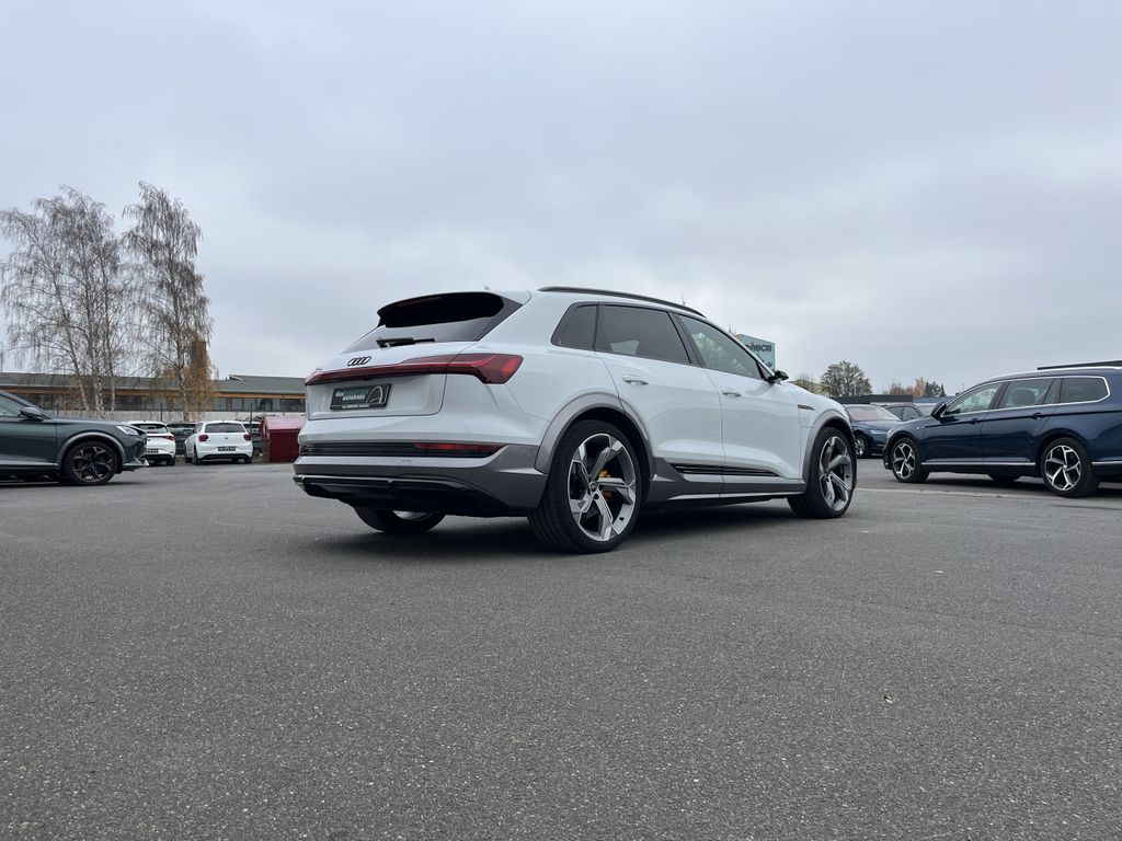 Audi e-tron 2022
