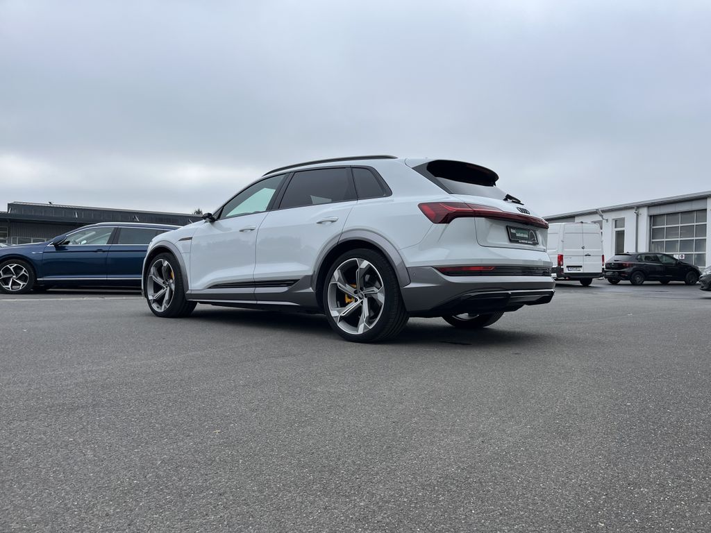 Audi e-tron 2022