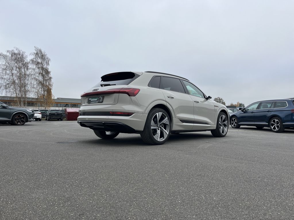 Audi e-tron 2022