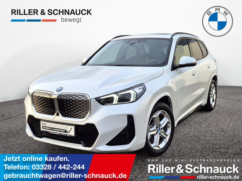 BMW iX1 2024