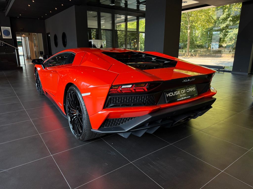 Lamborghini Aventador 2021