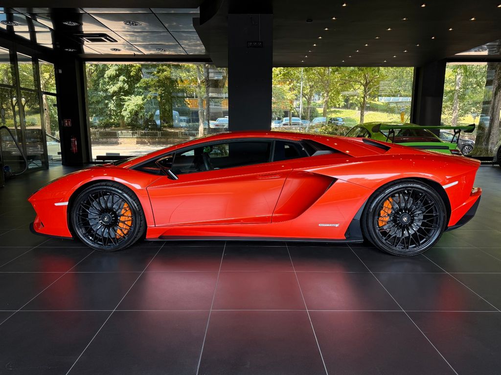 Lamborghini Aventador 2021