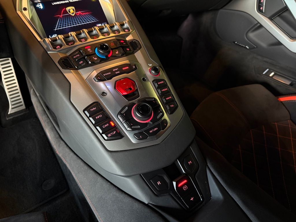 Lamborghini Aventador 2021