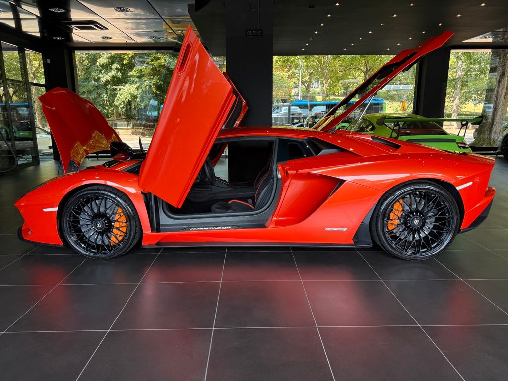 Lamborghini Aventador 2021