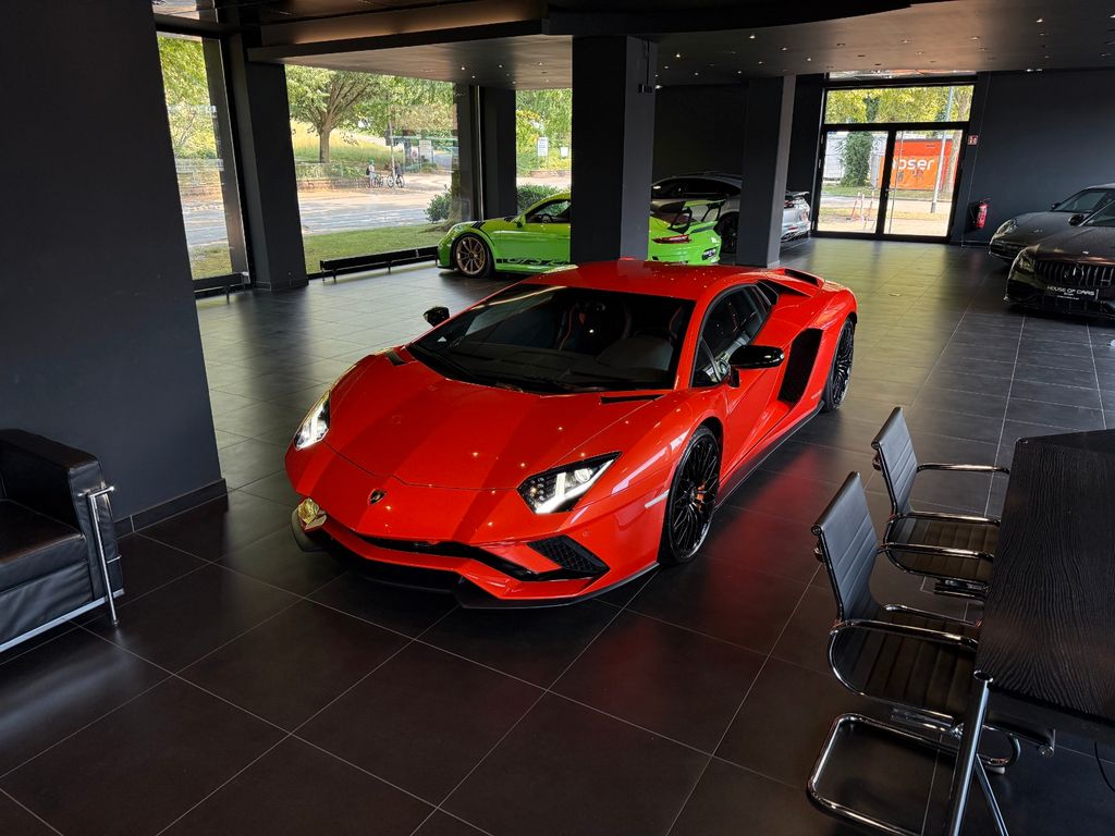 Lamborghini Aventador 2021