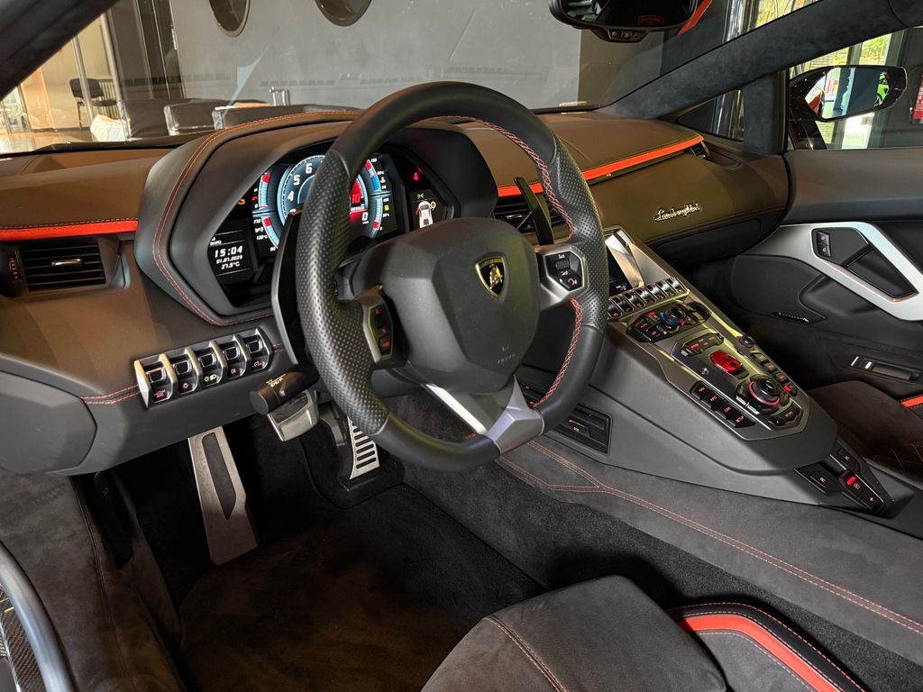 Lamborghini Aventador 2021