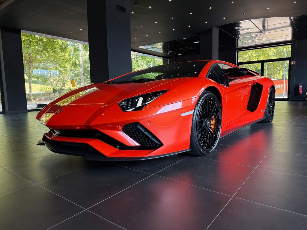 Lamborghini Aventador 2021