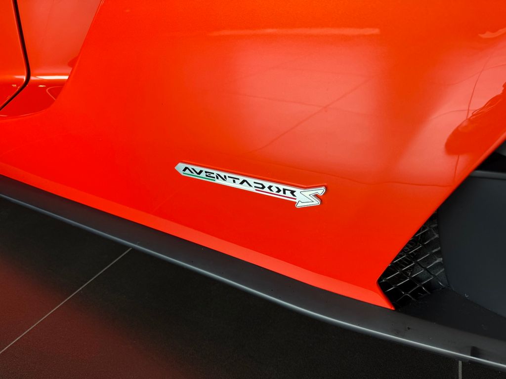 Lamborghini Aventador 2021